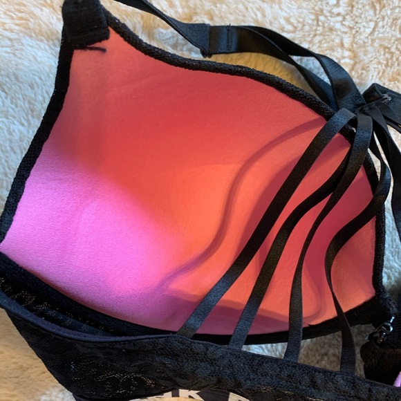 Victoria Secret Bra - Picture 3 of 4